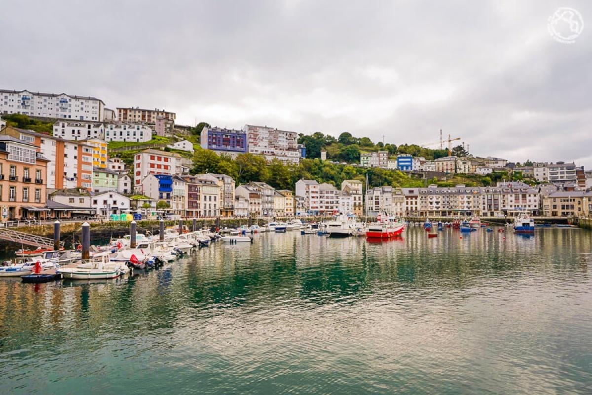 Luarca, Asturias, abrirá la próxima Semana Santa una área de pernocta para autocaravanas con 15 plazas