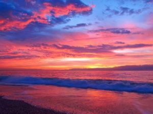 Atardecer en la playa de Aguadulce, Almería. Atardecer en la playa de Aguadulce, Almería.