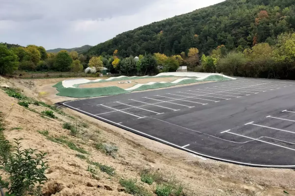 Salvatierra de Esca inaugura su área de autocaravanas y un “Pump Track”