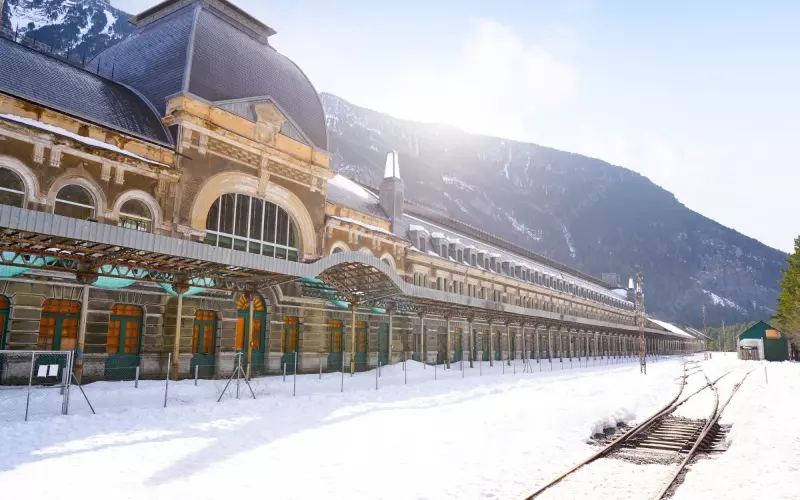 La histórica estación de tren de Canfranc cuenta con una nueva área de autocaravanas