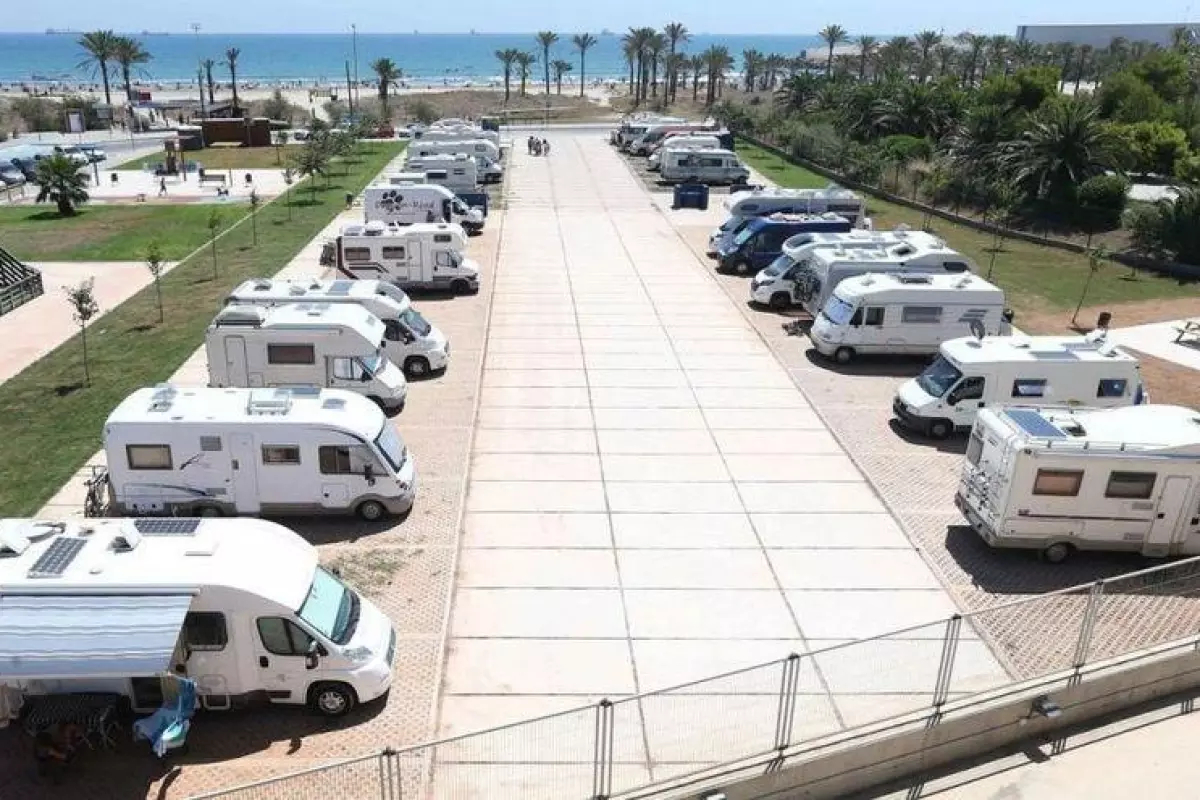 castellon autocaravanas campers parking moda otoño